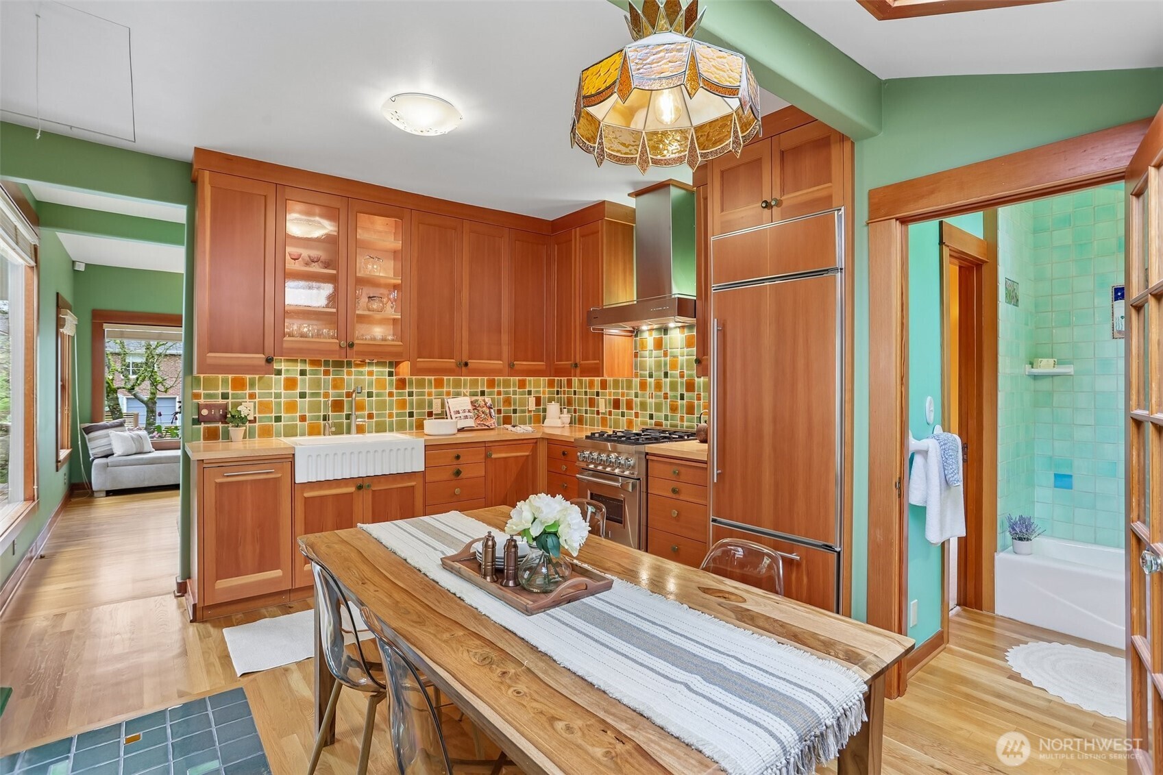 1514 NE 70th Street , Seattle, WA 98115