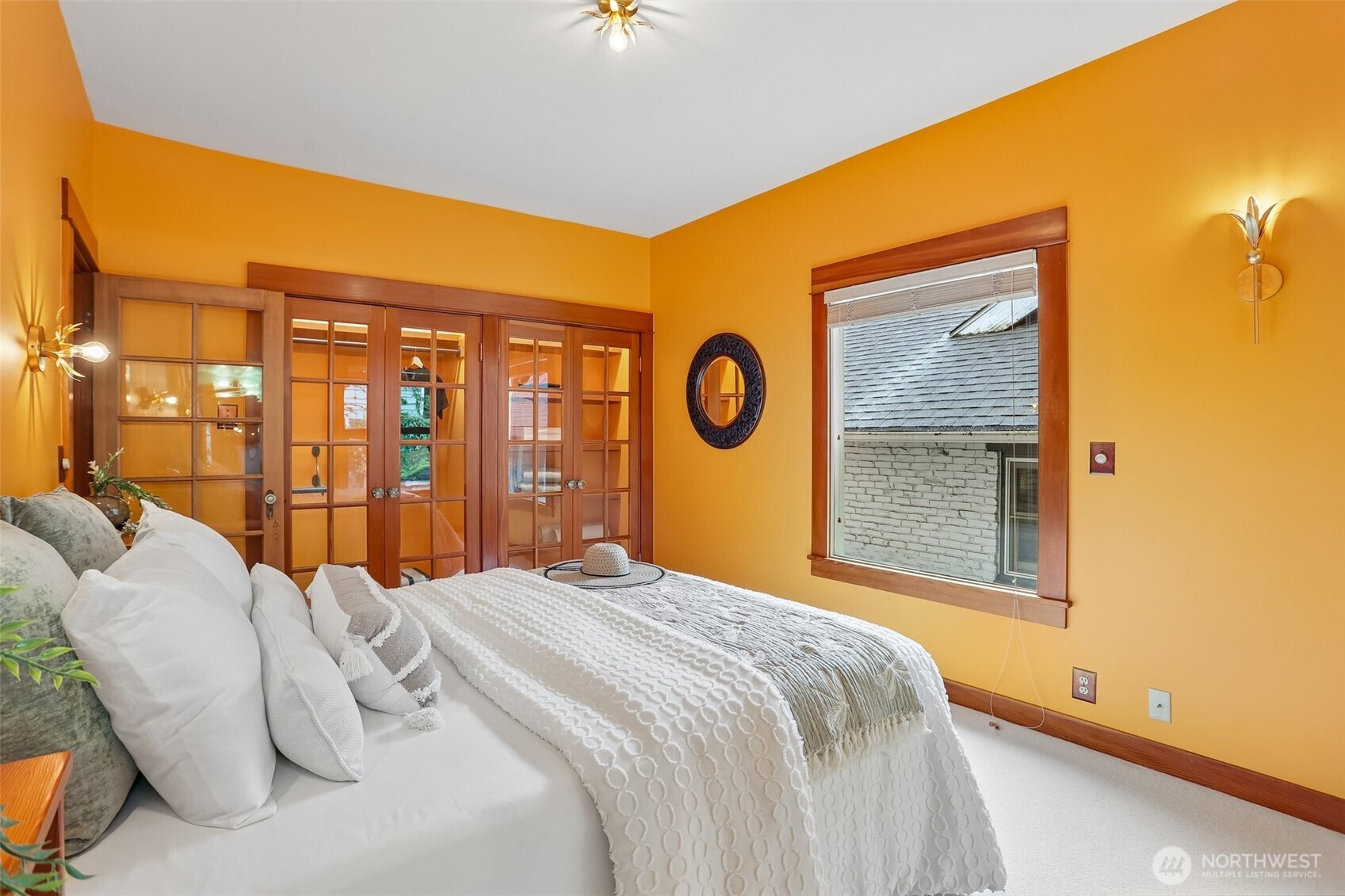 1514 NE 70th Street , Seattle, WA 98115