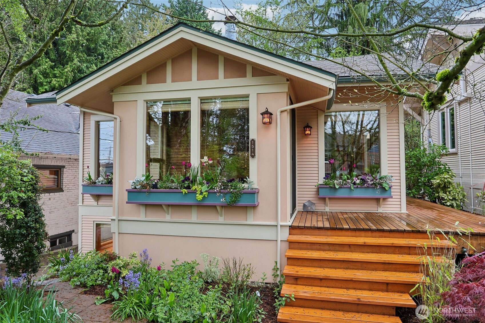 1514 NE 70th Street , Seattle, WA 98115