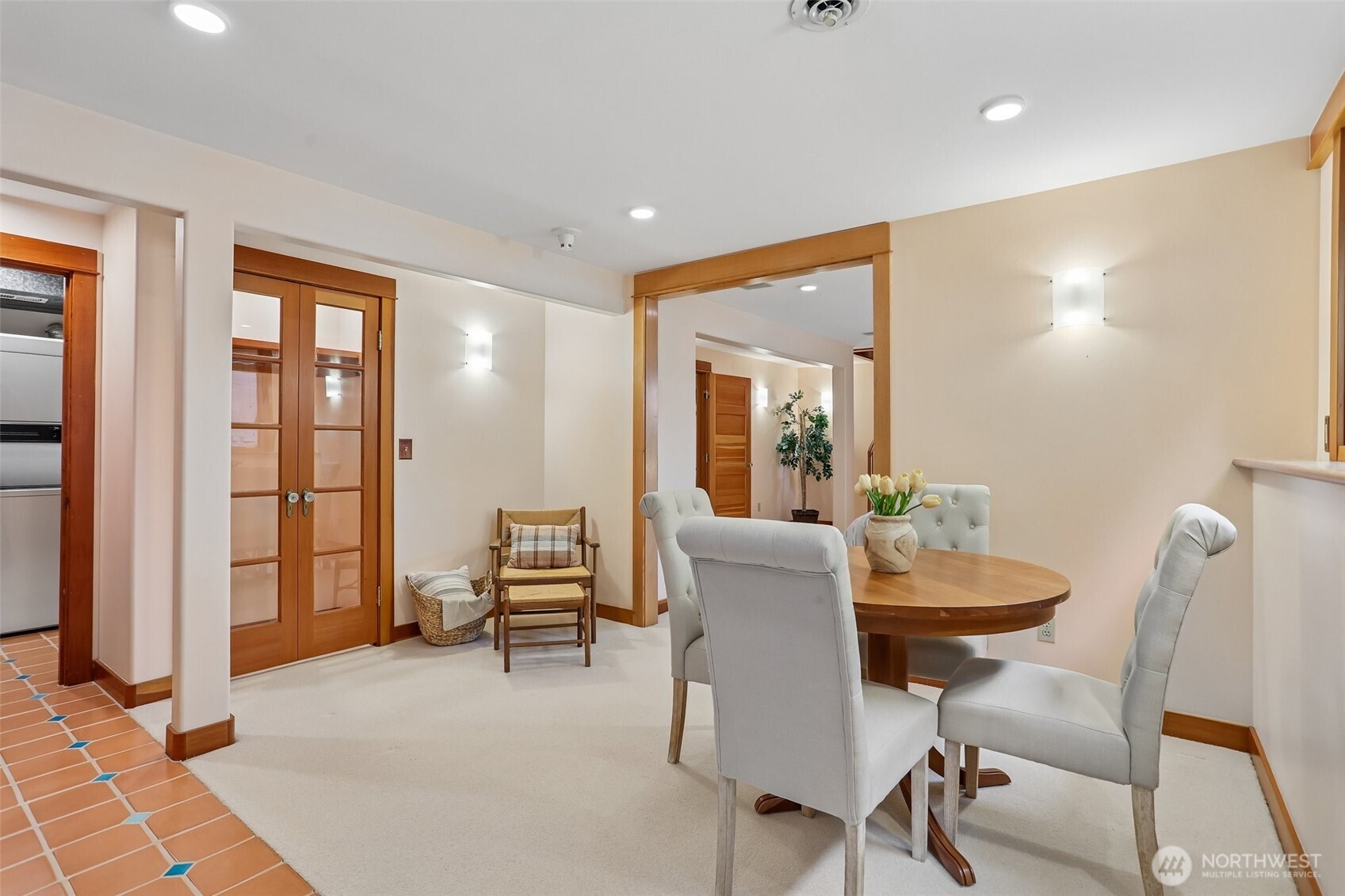 1514 NE 70th Street , Seattle, WA 98115
