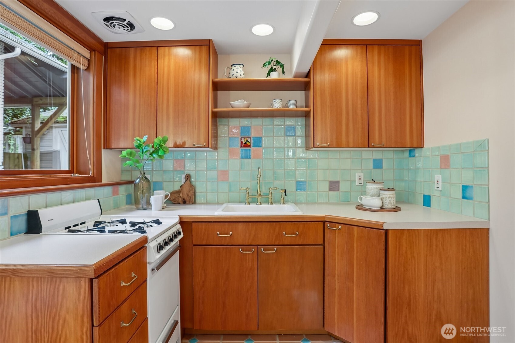 1514 NE 70th Street , Seattle, WA 98115