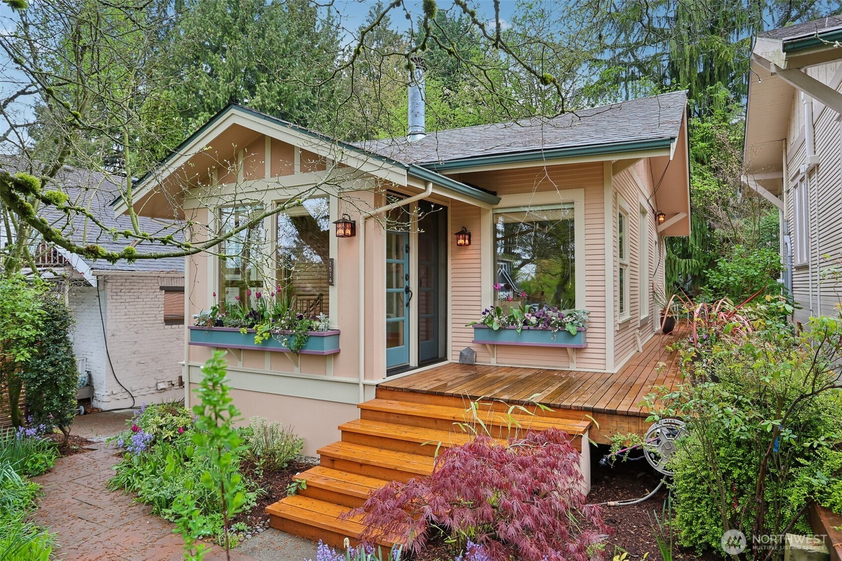 1514 NE 70th Street , Seattle, WA 98115