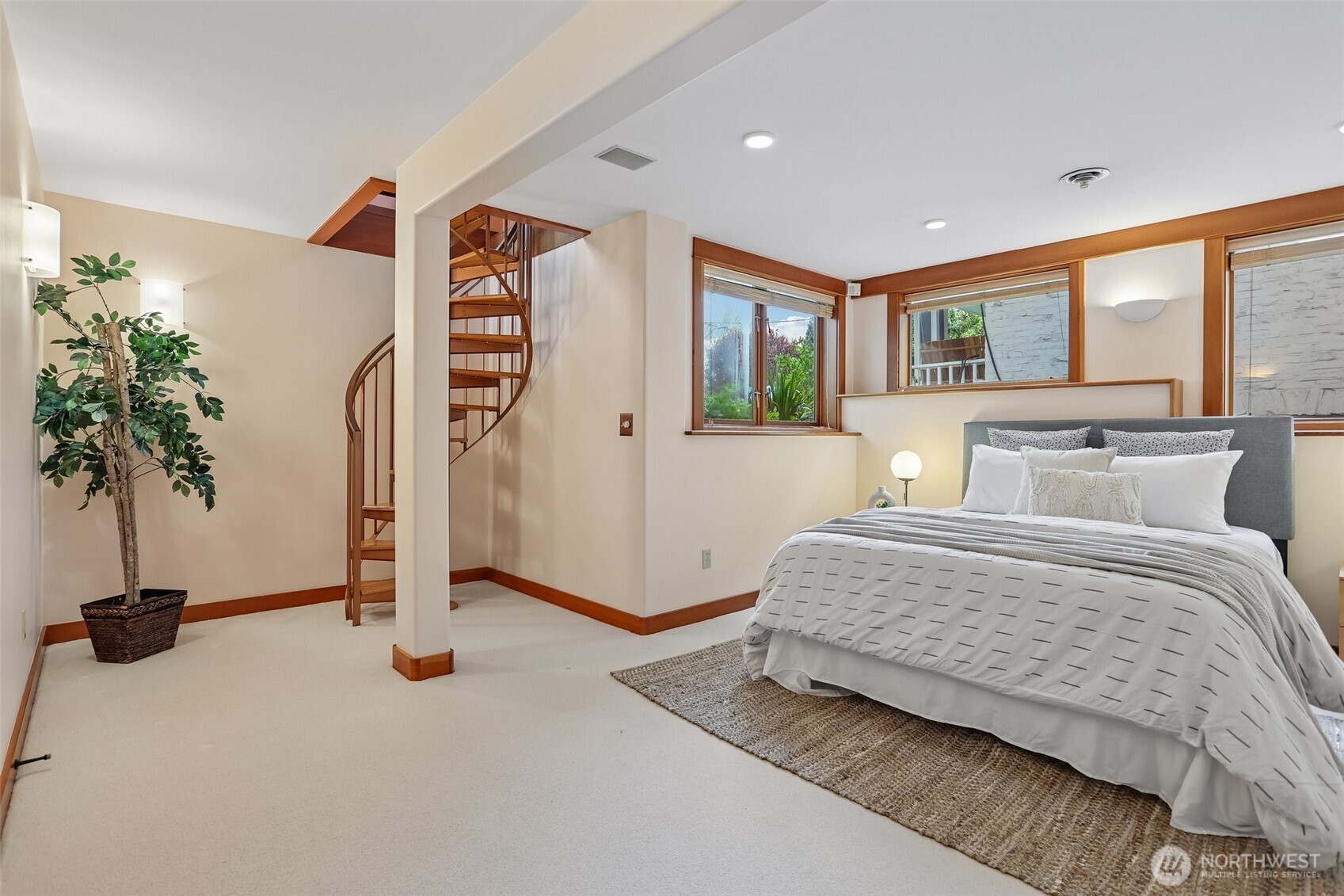 1514 NE 70th Street , Seattle, WA 98115