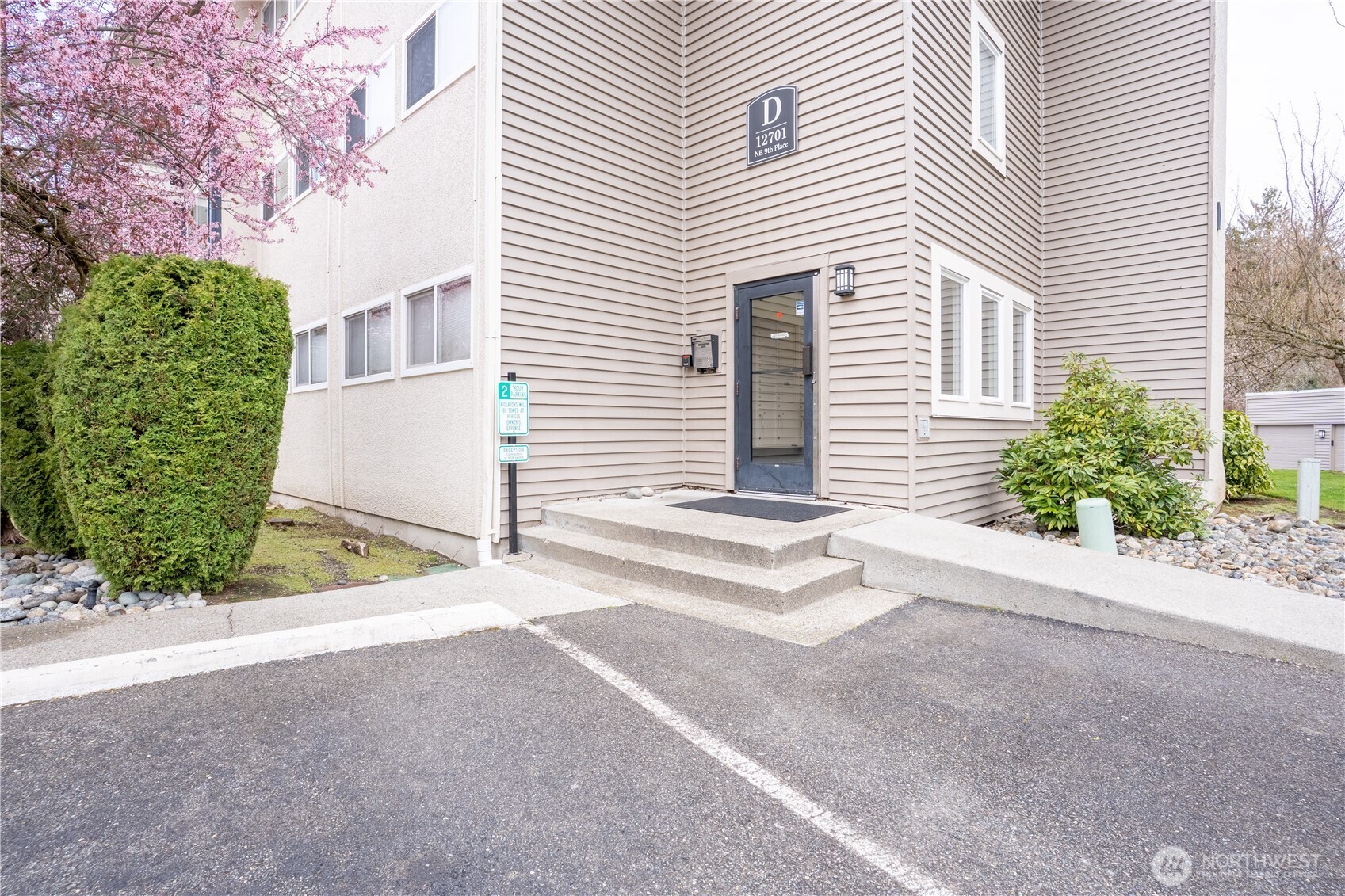 12701 NE 9th Place #D209, Bellevue, WA 98005