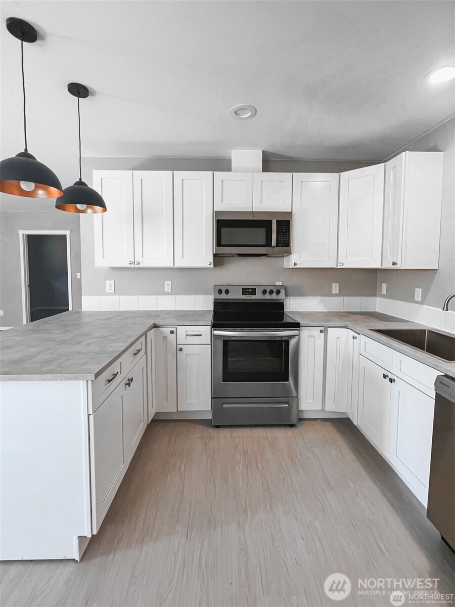1306 E 32nd Street , Tacoma, WA 98404