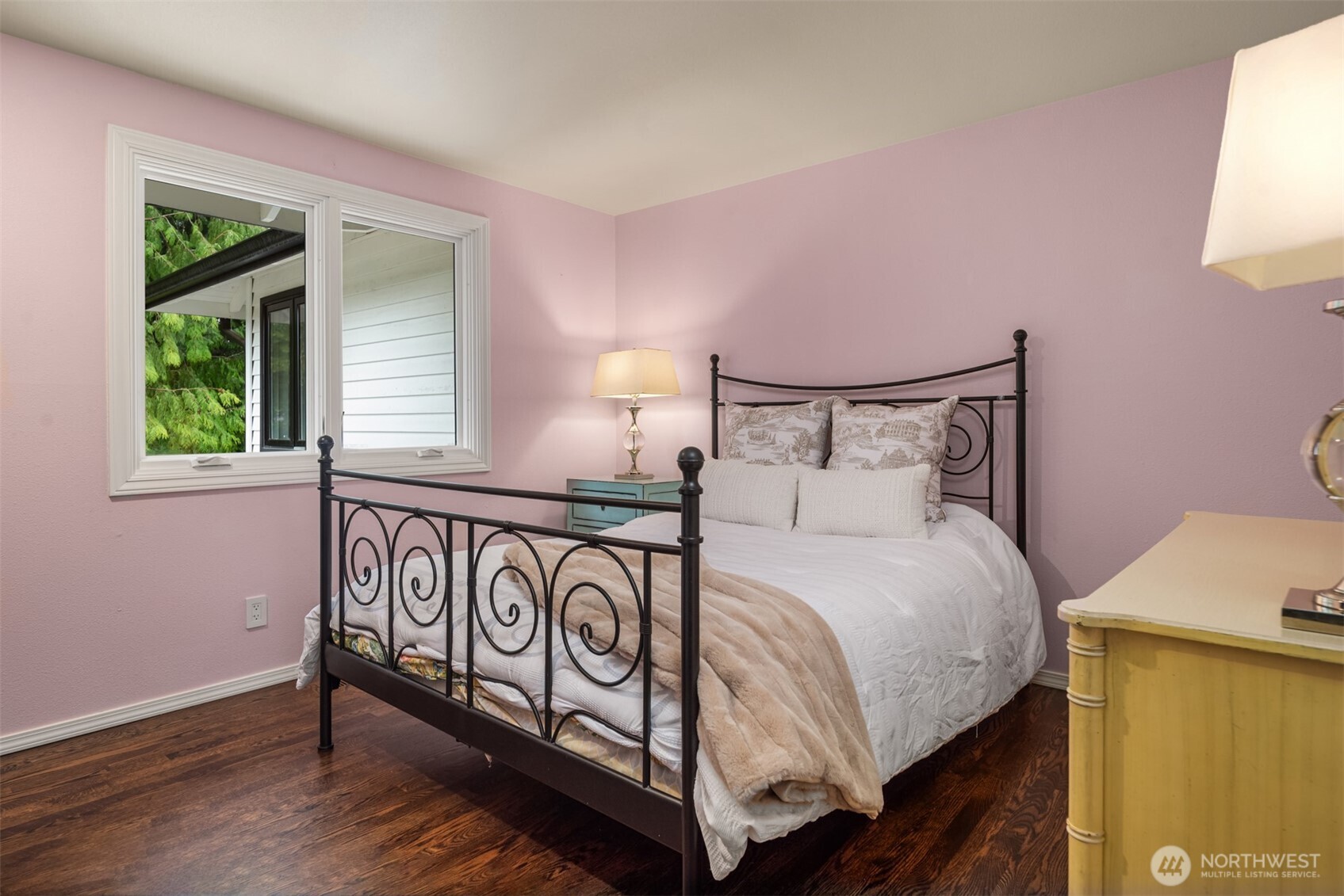 17206 SE 46th Street , Bellevue, WA 98006