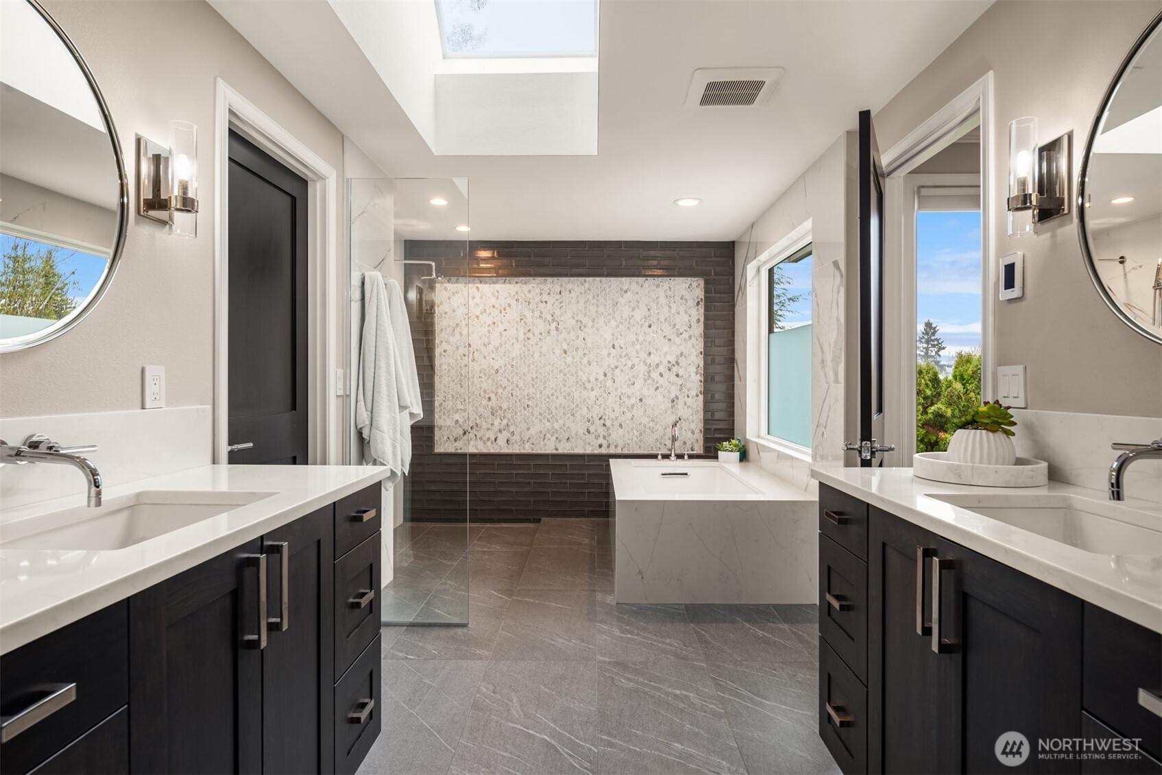 17206 SE 46th Street , Bellevue, WA 98006