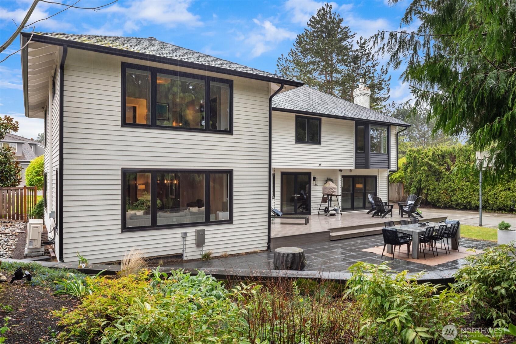 17206 SE 46th Street , Bellevue, WA 98006