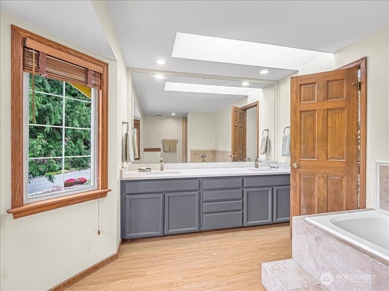 2837 220th Place NE, Sammamish, WA 98074