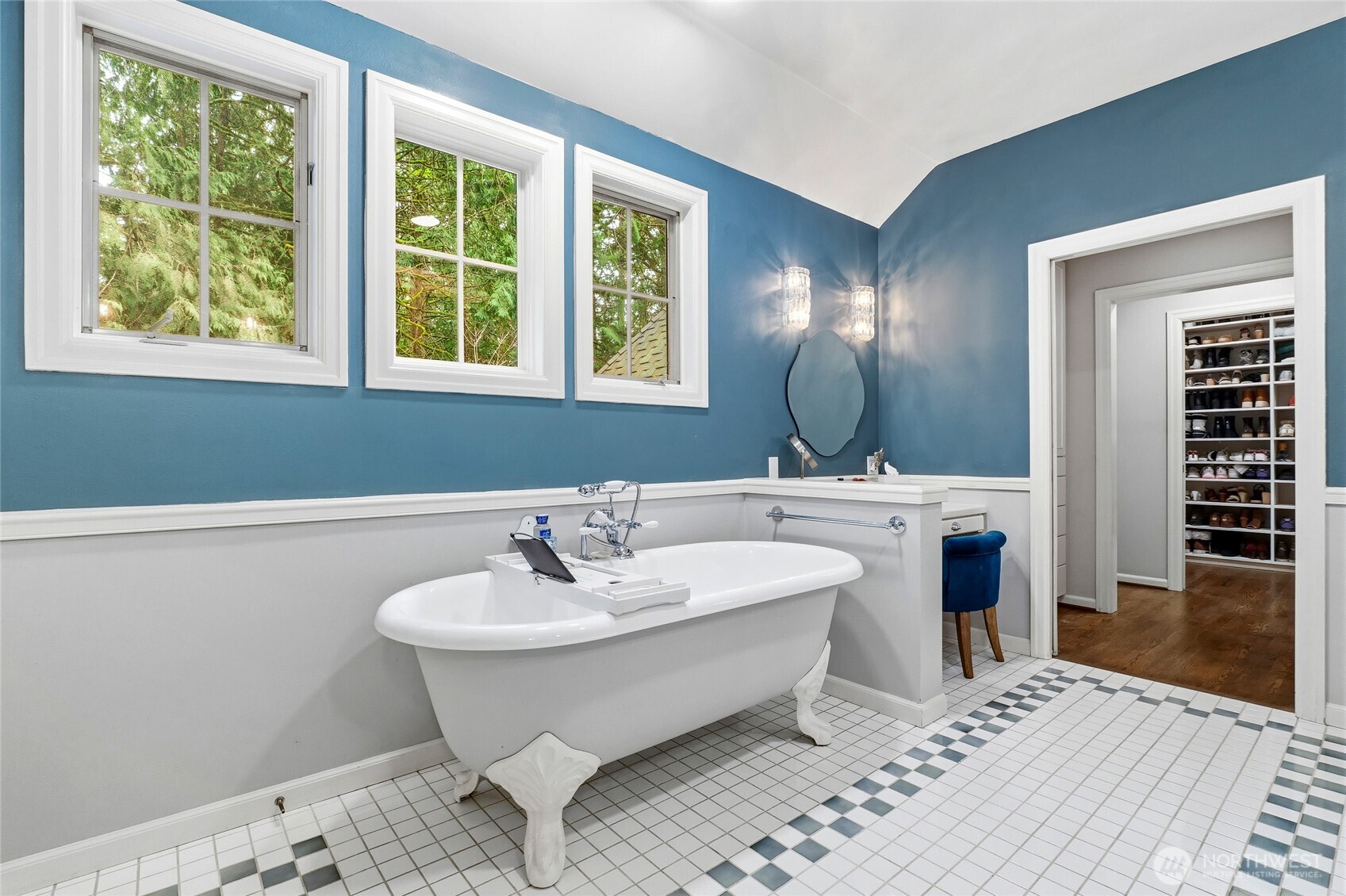 29213 SE 5th Street , Fall City, WA 98024