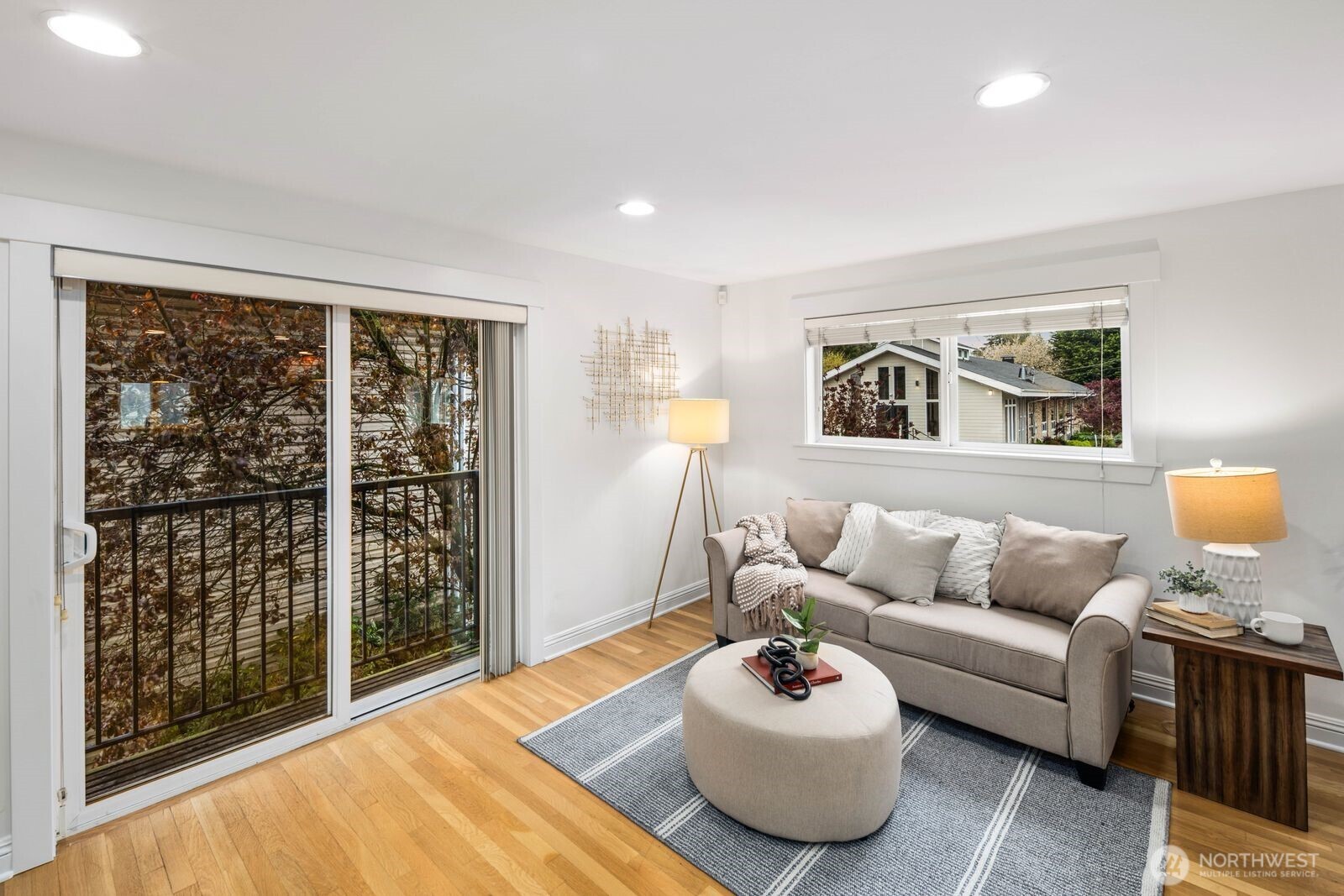 337 N 105th Street #A, Seattle, WA 98133