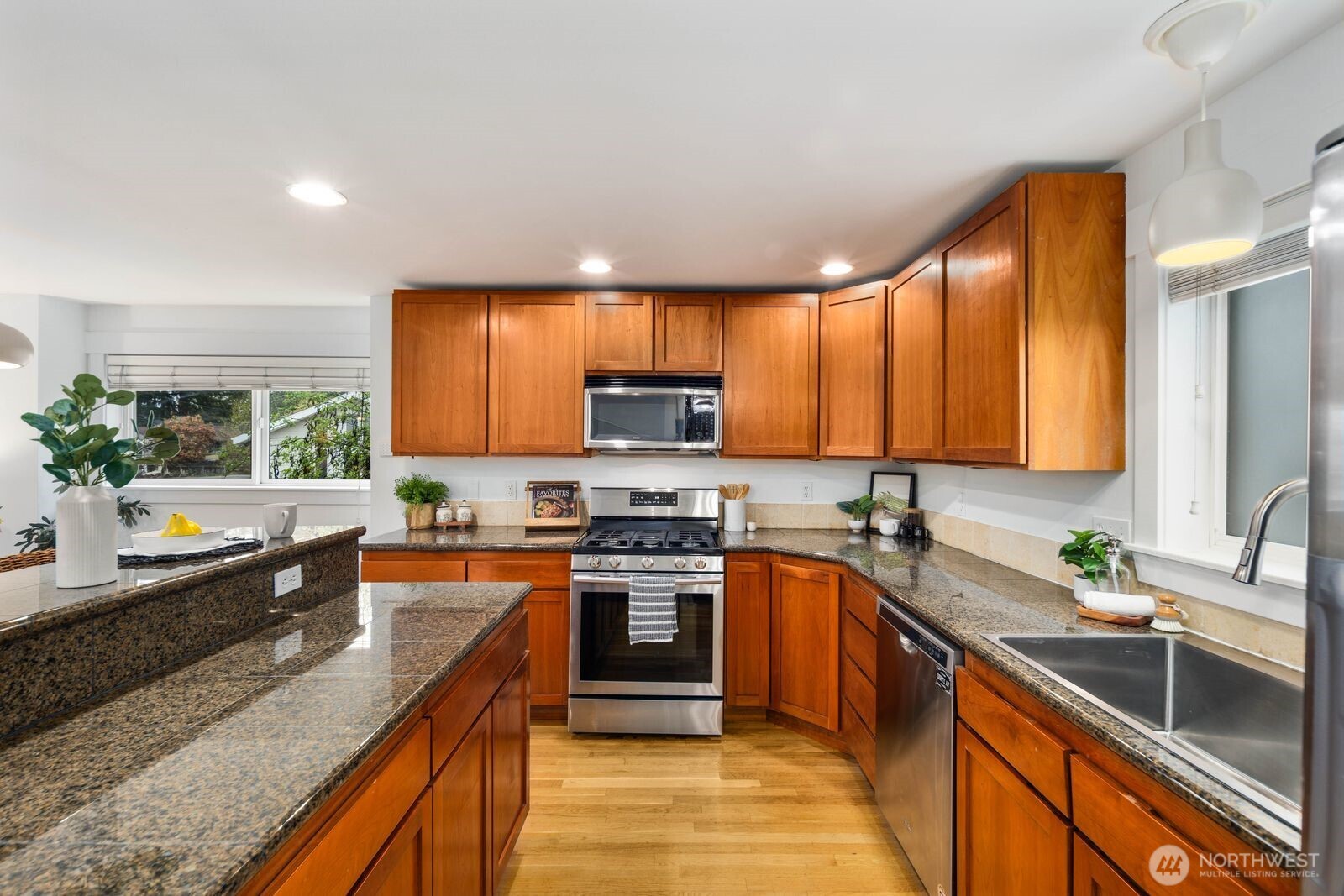 337 N 105th Street #A, Seattle, WA 98133
