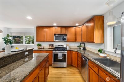 337 N 105th Street #A, Seattle, WA 98133 - Photo 17
