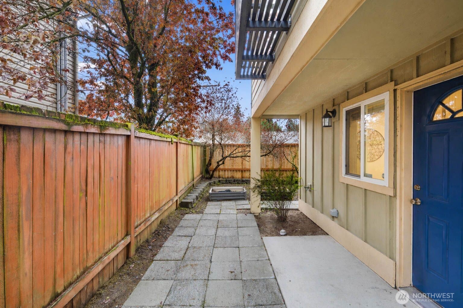 337 N 105th Street #A, Seattle, WA 98133