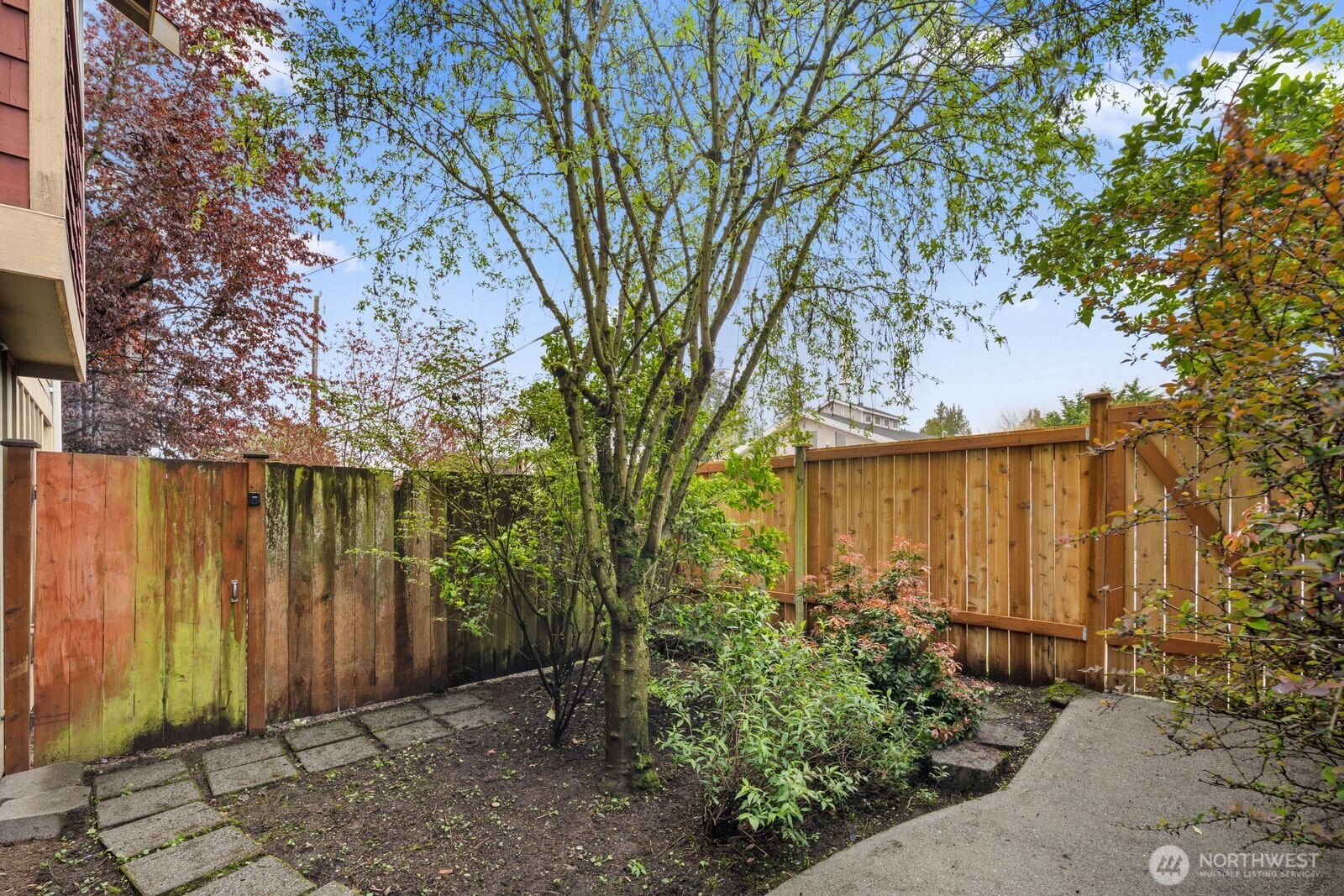 337 N 105th Street #A, Seattle, WA 98133