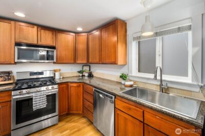 337 N 105th Street #A, Seattle, WA 98133 - Photo 4