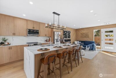 9537 Dayton Avenue N, Seattle, WA 98103 - Photo 11