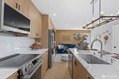 9537 Dayton Avenue N, Seattle, WA 98103 - Photo 13