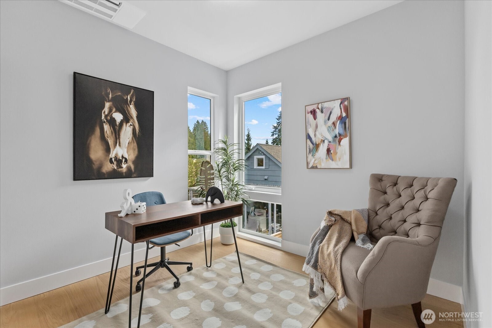 9537 Dayton Avenue N, Seattle, WA 98103