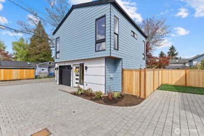 9537 Dayton Avenue N, Seattle, WA 98103 - Photo 2