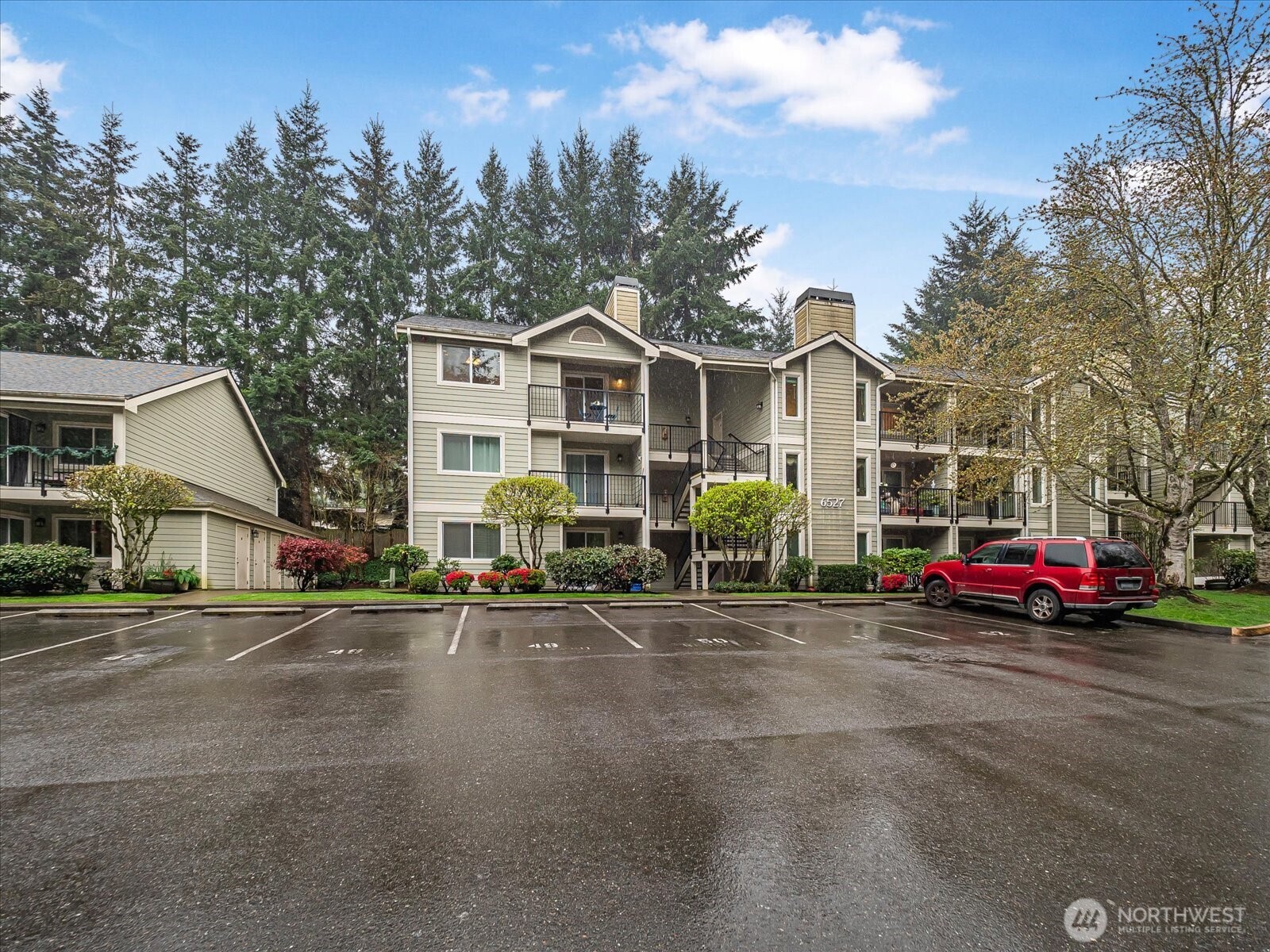 6527 200th Street SW #301, Lynnwood, WA 98036