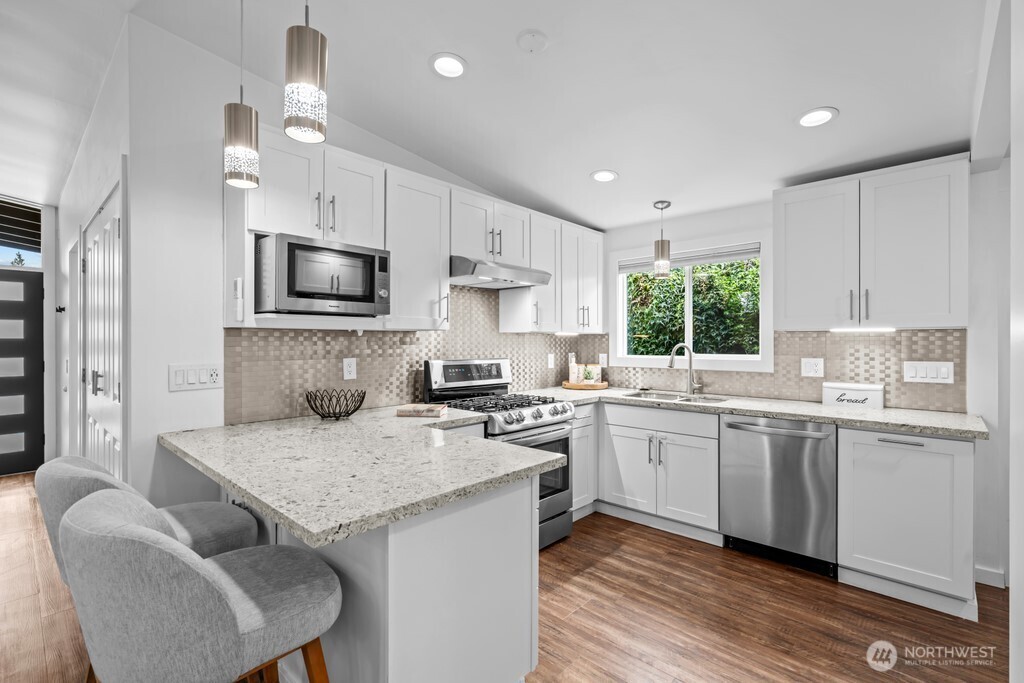 7142 31st Avenue SW, Seattle, WA 98126