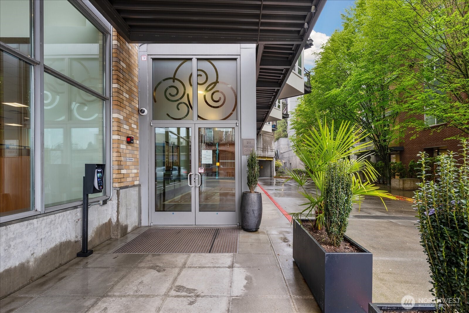 211 Kirkland Avenue #208, Kirkland, WA 98033