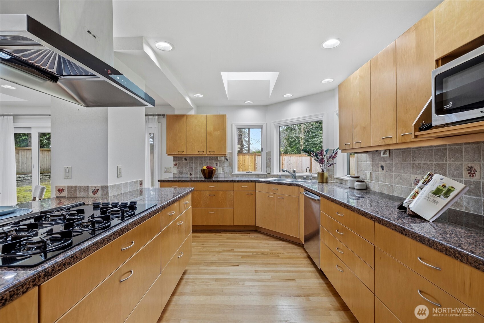 2507 Medina Circle , Medina, WA 98039