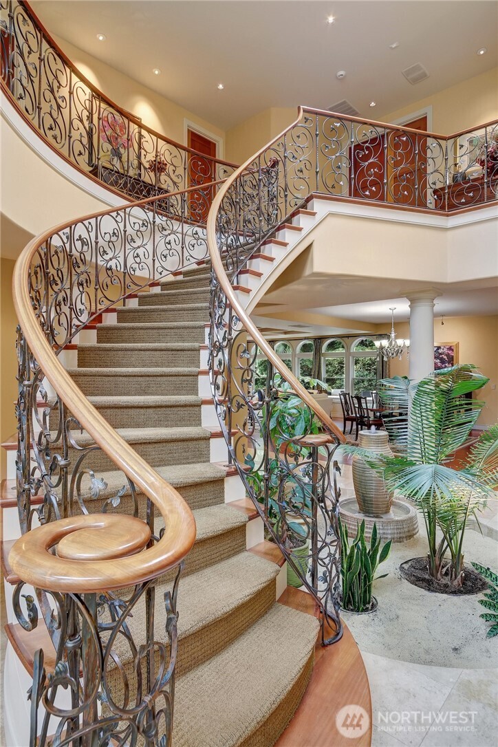 1055 91st Avenue NE, Bellevue, WA 98004