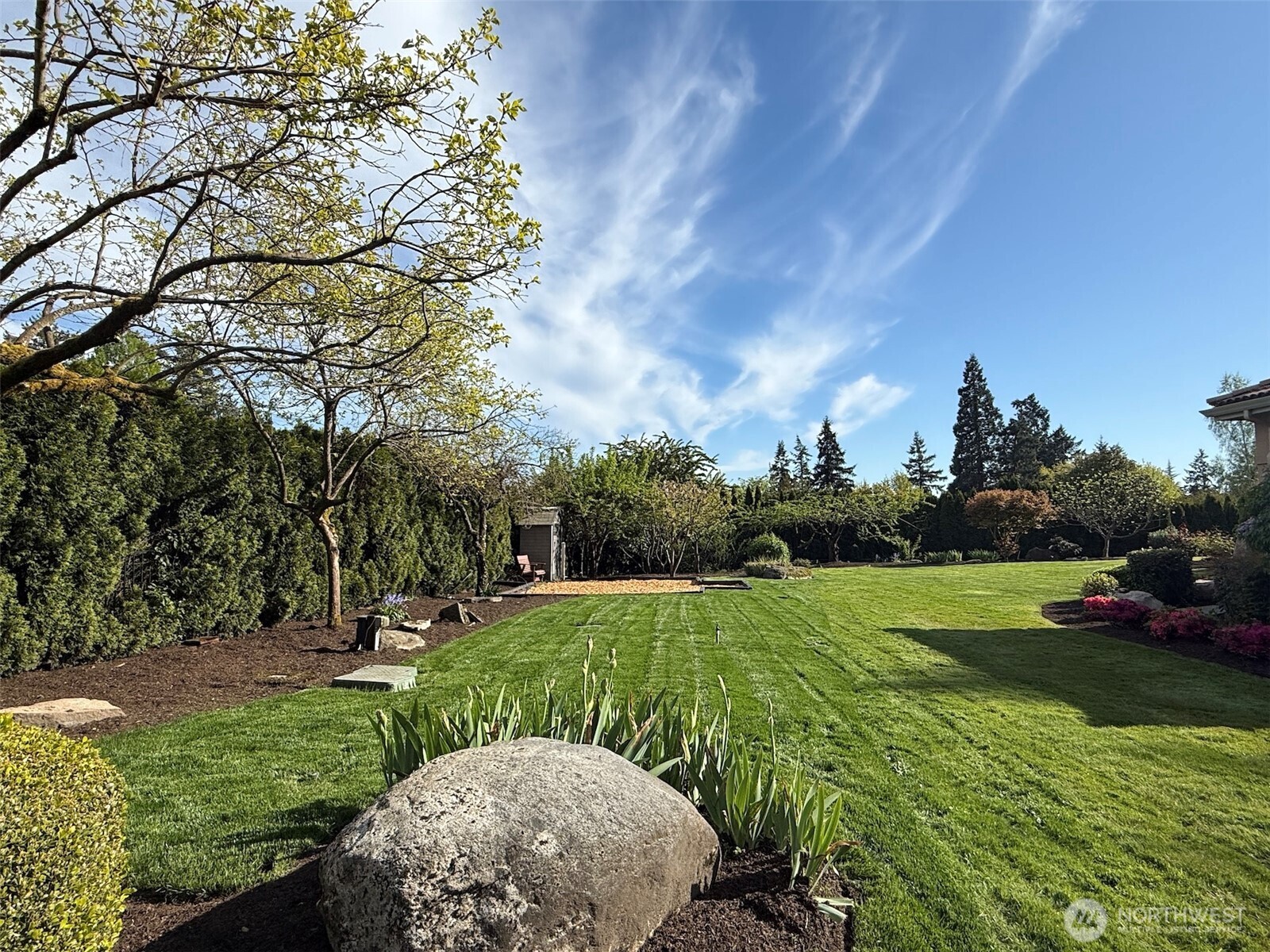 1055 91st Avenue NE, Bellevue, WA 98004