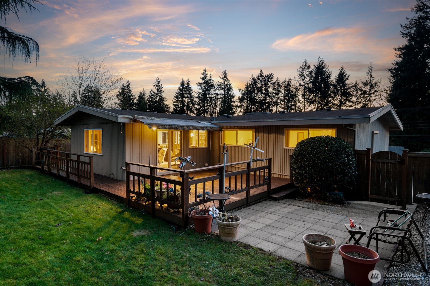 24 158th Place SE, Bellevue, WA 98008