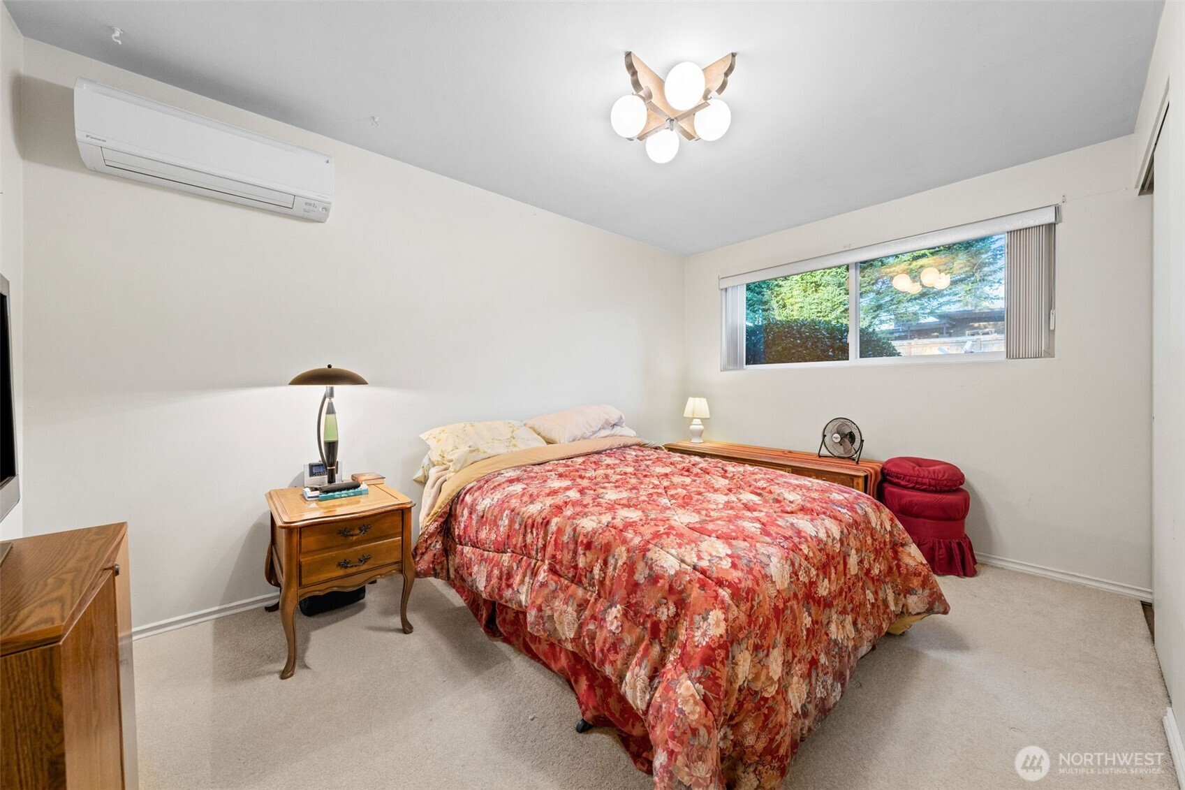 24 158th Place SE, Bellevue, WA 98008