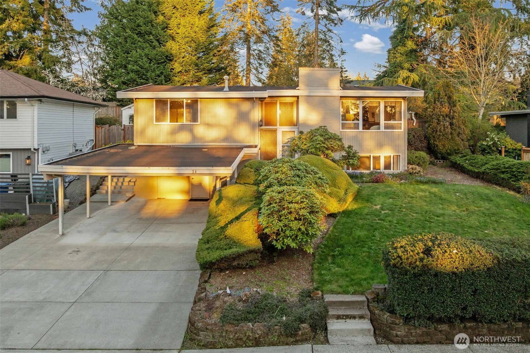 24 158th Place SE, Bellevue, WA 98008