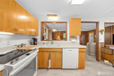 24 158th Place SE, Bellevue, WA 98008 - Photo 8