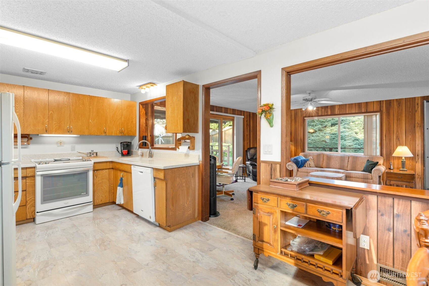 24 158th Place SE, Bellevue, WA 98008