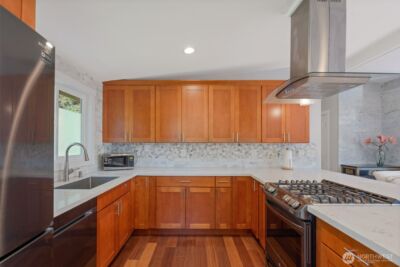 2840 108th Avenue SE, Bellevue, WA 98004 - Photo 5