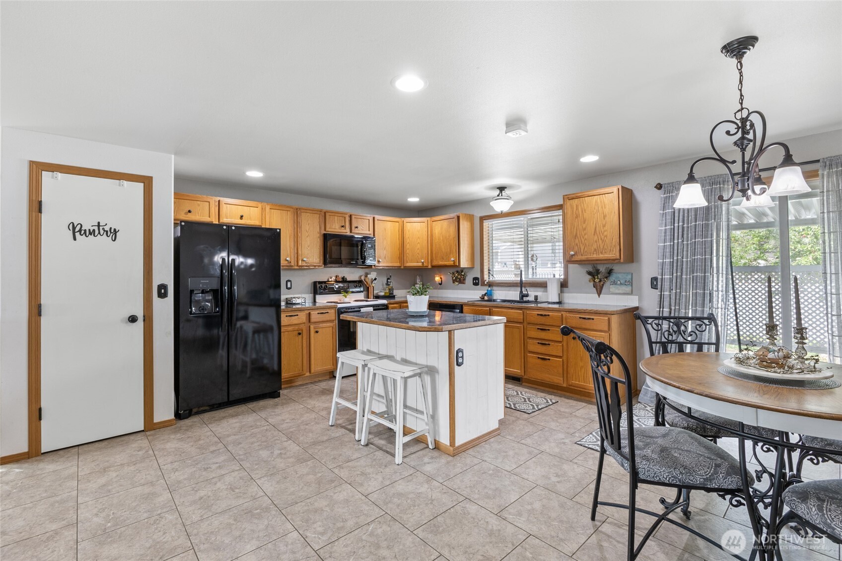 1346 E Greens Loop , Moses Lake, WA 98837