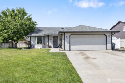 1346 E Greens Loop , Moses Lake, WA 98837 - Photo 2