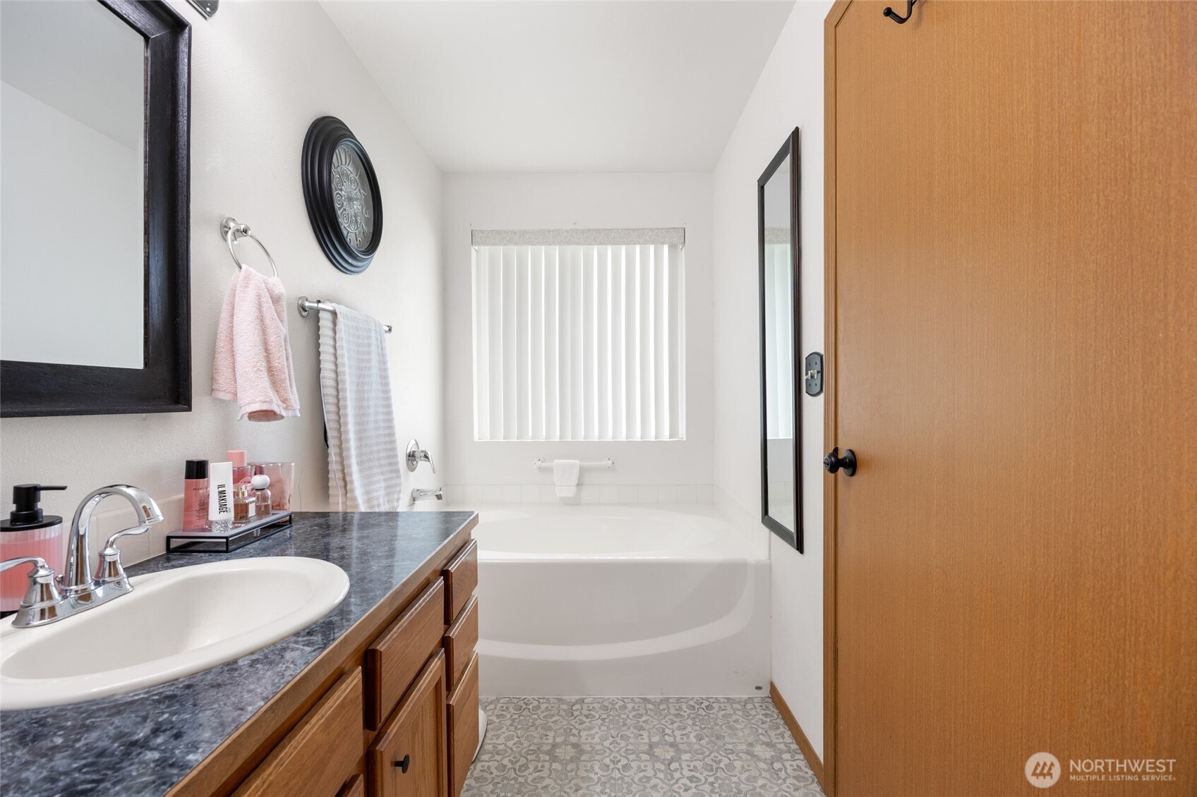 1346 E Greens Loop , Moses Lake, WA 98837