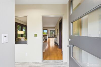 5919 46th Avenue SW, Seattle, WA 98136 - Photo 3