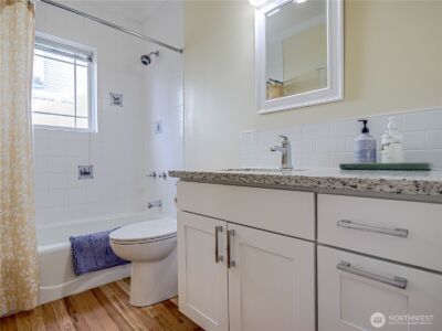 4026 Burke Avenue N, Seattle, WA 98103 - Photo 14