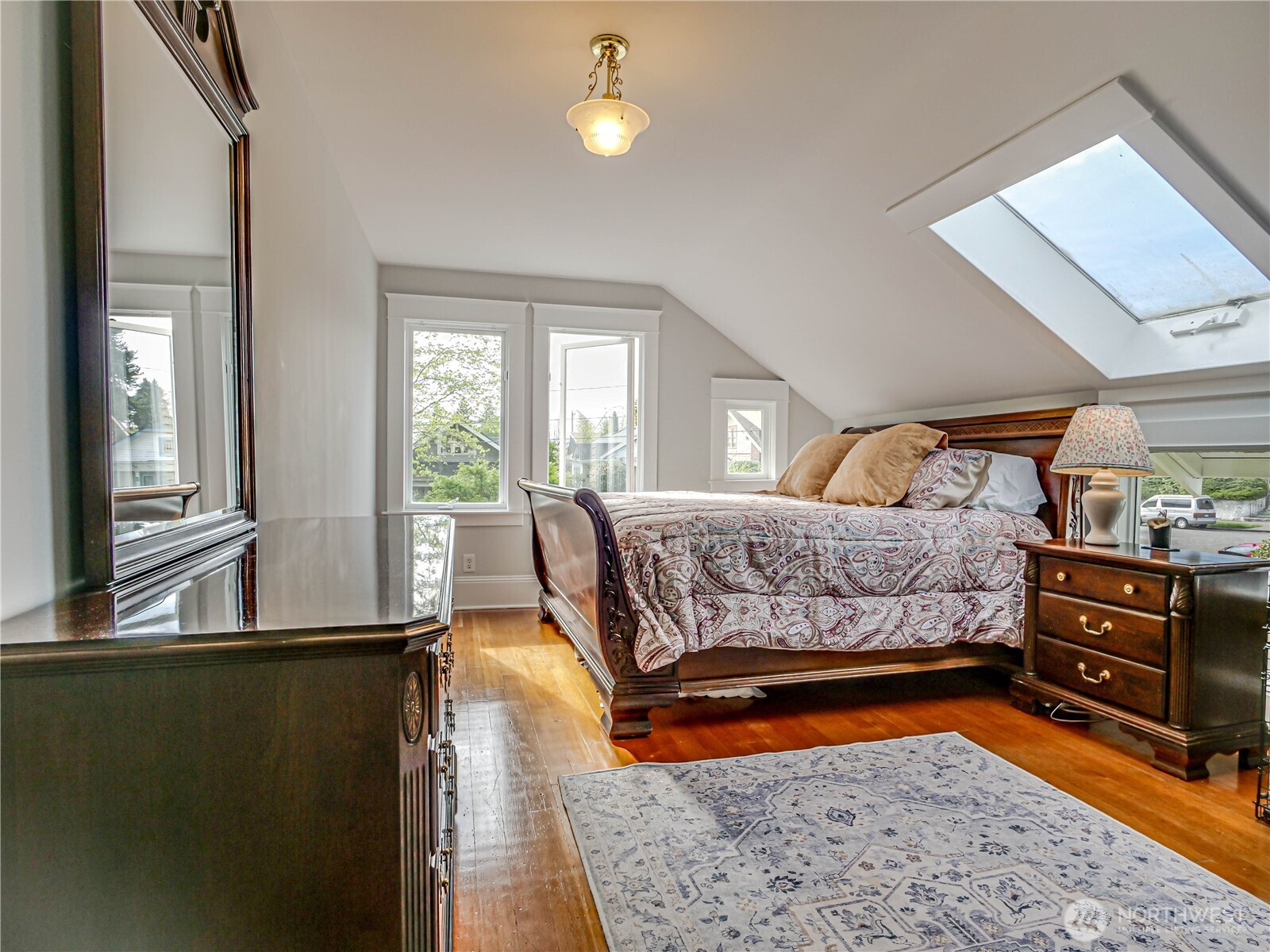 4026 Burke Avenue N, Seattle, WA 98103