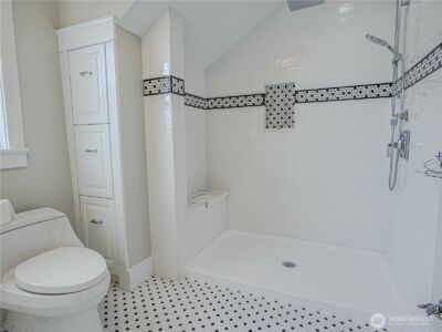 4026 Burke Avenue N, Seattle, WA 98103 - Photo 24