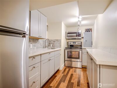 4026 Burke Avenue N, Seattle, WA 98103 - Photo 28