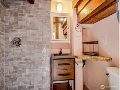 4026 Burke Avenue N, Seattle, WA 98103 - Photo 35