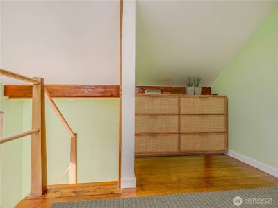 4026 Burke Avenue N, Seattle, WA 98103 - Photo 37