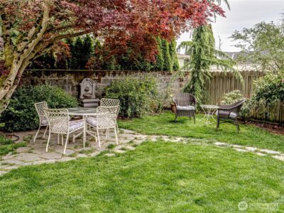 4026 Burke Avenue N, Seattle, WA 98103 - Photo 4