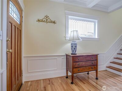 4026 Burke Avenue N, Seattle, WA 98103 - Photo 5