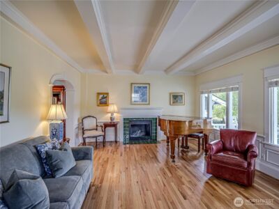 4026 Burke Avenue N, Seattle, WA 98103 - Photo 7