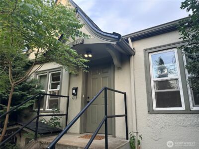 7822 NE Lake City Way NE, Seattle, WA 98115 - Photo 2